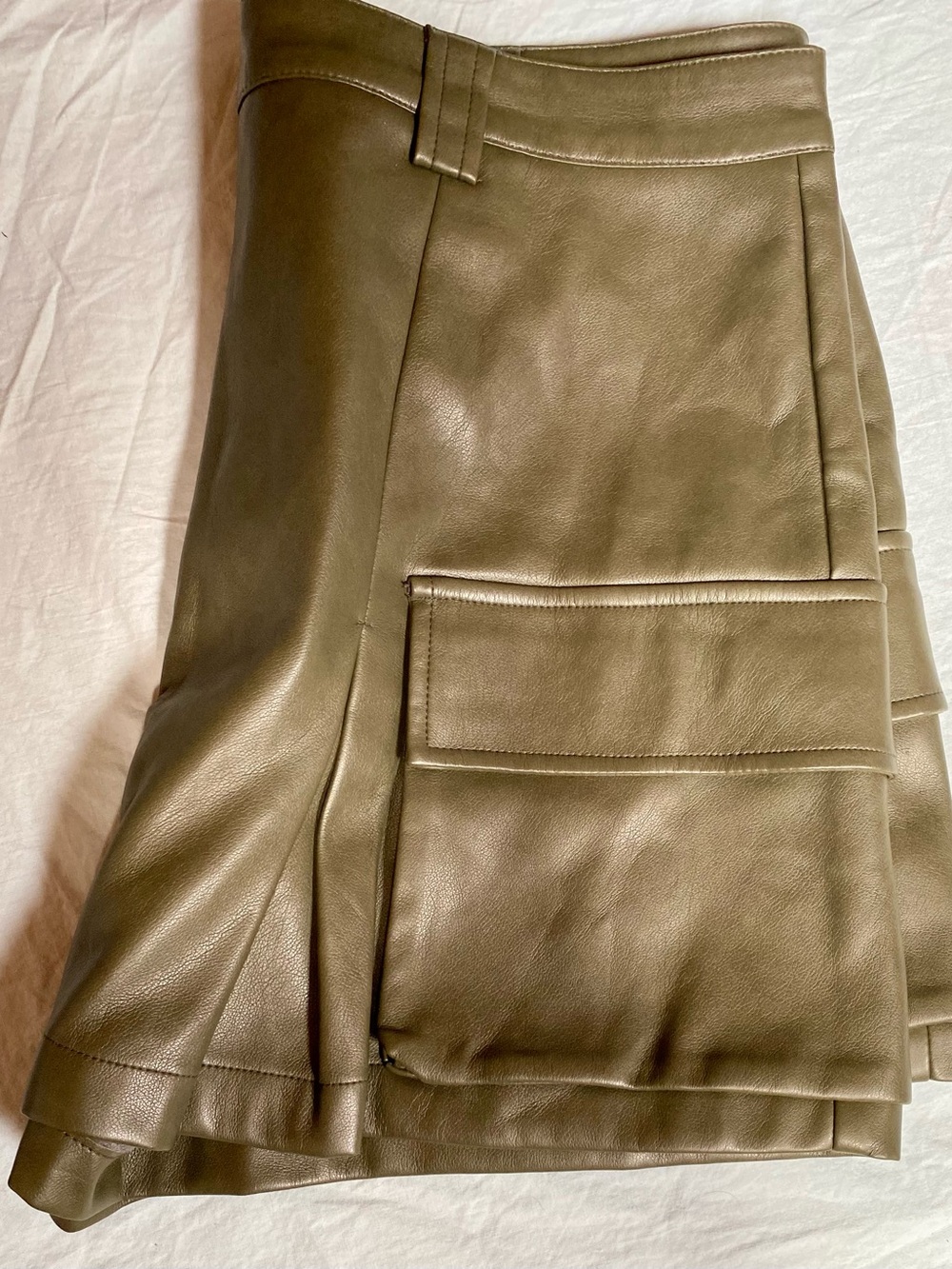 NWT 🏷️ Avec Les Filles Olive Faux Leather Cargo Skort/Shorts